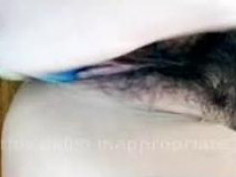 騷砲友的新影片，毛多到連內褲的遮不住！在家寂寞玩自拍（有影）