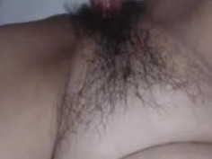 輕熟女分手自己來～用假屌也能高潮！床單都濕了（有影）