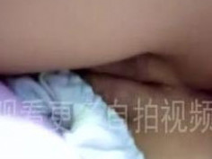 [偷拍微露]偷拍妹妹睡覺～上下都失守！全都被哥哥看光光（有影）