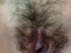 白皙人妻啪啪前先自摸～勾引老公上床運動（有影）