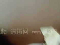 [自拍露臉]大奶女友的「飯後甜點」，剛吃飽就馬上脫光騎上來 （有影）