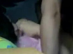 【線上看影片】正妹與男友首次做愛內射自拍流出！！