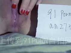 １９歲小處女拍自慰片，生日就是要放縱～濕妹妹裡面好粉紅！（有影）