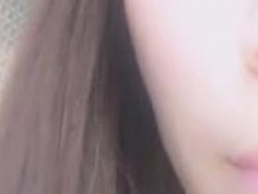 大奶學生妹趁著宿舍沒有人玩直播摸逼逼随便揉幾下就出淫水了