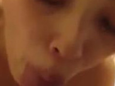 寶貝女孩幫我口交吃精長得真漂亮