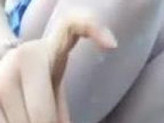 [野外裸露]腿控請過來，長腿騷妹不穿胖次～狂掀裙子露出駱駝蹄！（有影）