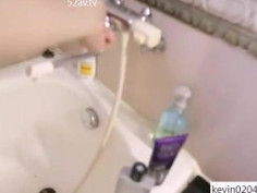 [自拍露臉]貧乳蘿莉大戰前先自拍，超萌身高差～抱起來火車便當剛剛好！（有影）