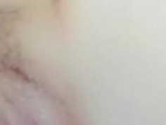 [視訊特寫]火辣直播，敏感系大學生各種道具輪流玩～淫液噴泉爆發：等一下給你們看！（３影） - 2