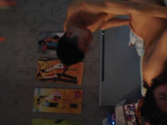 [自拍露臉]火爆女友一直說不要，小鮮肉男友二話不說直接頂入快速抽動～射在背上居然大爆粗口好傻眼！（有影）