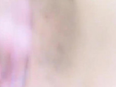 【線上看影片】高顏值大學生極品騷逼可愛的小米粒全裸粉嫩騷逼特寫摳逼自慰！