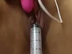 港女系列~ part 2.(15秒)今次我扮醫生打針 。??? 護士打完你好快好返㗎喇 。 有人話我偷片當自己喎。又有人話我大肚腩。 大肚腩肥佬都食咁多女吹呀？ 你哋以為得靚仔先至多女食呀？