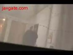 【盗撮動画】彼氏常にいそうなぐらい超カワイイ素人一人暮らしJDがアパートでオナニーしてるところ覗き盗撮！ローターからバイブへ華麗なるリレーw【無修正】