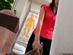 盗撮　人妻熟女が悪徳整体師に中出しされて昇天する一部始終