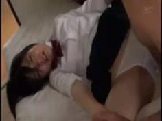 【美咲ヒカル】「グチョグチョ音が…聞こえるだろ…」清純制服JKがオナニー姿を変態叔父に盗撮されて逆らえず処女マ○コを悪戯されてしまう【JKアダルト動画】