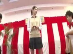 【時間よ止まれ】パンチラしても人形みたいにじっとして…。もっと賞金が欲しくて過激なミッションに挑むエロ女子校生