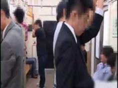 【美少女エロ動画】無理矢理でイヤなはずなのに、散々快楽を与えられたまんこはちかん棒を離そうとせず…