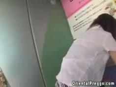 観覧車の中で生フェラ口内発射される変態妊婦