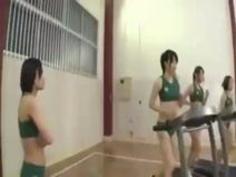 【ハーレム】女子陸上部！マネージャーの男が性奉仕させられる！