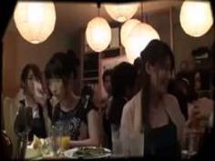 結婚式の二次会で婚活に焦ってい�...