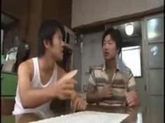 【豊満熟女】ちょいデブな四十路熟女の爆乳に我を忘れた男がいきなり抱きつきセックスに持ち込む。