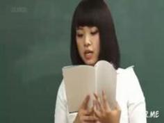 《女教師若妻巨尻》ムチムチのミニスカエロ女教師がパンチラで男を誘惑してくる