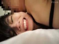 感度が高すぎて獣のように喘ぐ女の子。この可愛い顔から想像がつかない…