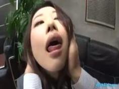 【水嶋あずみ】巨乳OLがエロパンスト姿で枕営業をして契約を取るw