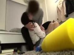 【無料アダルト動画】マシュマロボディの素人娘が寂しさに負けなし崩し的に交尾！