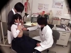 jeunes etudiantes japonaises soumise visite medicale