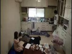 ギャンブル狂いの借金しまくりで2年前に離婚したと言う前の旦那のボロアパートへ離婚の調停関係の書類に彼の捺印が必要なので仕…