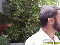 アジア人のベイビーは、bj後に黒いコックで耕した