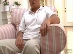 突然パンチラで挑発されてこっそ�...