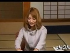 日本のお母さんはセックスの間に撮影されたファックしたい