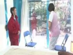 xvideosまとめ: 超美人な素人のお姉さんを無料マッサージで釣ってＭＭ号で卑猥な行為！膣内マッサージに潮吹きしまくって痙攣しながら何度もイキまくる