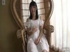 ふわり結愛 恥ずかしいおもらしと止まらない潮吹き パンティと写真付き