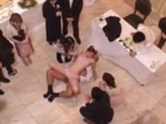 この結婚では、セックスは家族と友人の間で自由です