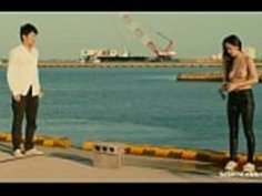 神風のヌード - 風に濡れた女性