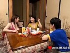 日本の女の子中山玲奈、ゆみひとみ、白鳥すみれ、ホットJAVシーン - その他の日本語XXXフルHDポルノwww.IFLJAPAN.com