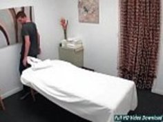 アジアの女性フェラチオマッサージとセックスは料金表に含まれています日本のマッサージ