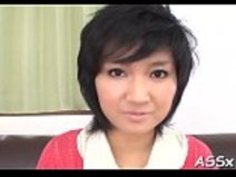 オリエンタルベイビーの肛門トンネルを調べる