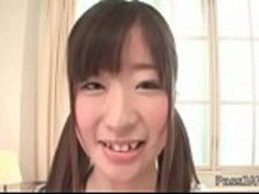 日本の十代の雫は、ロック・ハード・コックに乗ってみんなに衝撃を与えます