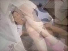 【Rio】抜いたら風邪が治るよって言ってチンポをしごき始める小顔でハーフ美人のビッチな女医さん