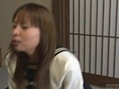 日本の女子高生の奇妙な尻と三人組Subtitled