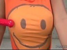 角質の蜂蜜ちゃん澤木は、バイブレーターでおしゃぶりをすることができます。