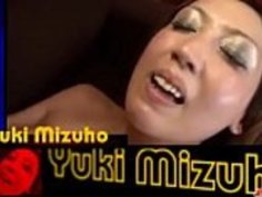 みずほゆきは、毛づくれのあるサクラを空腹で飼っている。