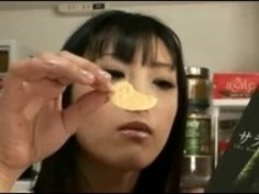 美女姉妹が発情して敏感乳首をエロ顔で舐め合うレズプレイ