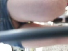 アンナマイクロスカート透明なパンティーシティツアー