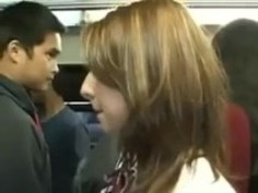 女子高生がバスで犯された