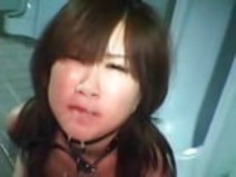 jeune putain japonaise baisee dans WC