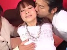 日本の熟女、マイカは深刻なハードコアのセックスに耐えます